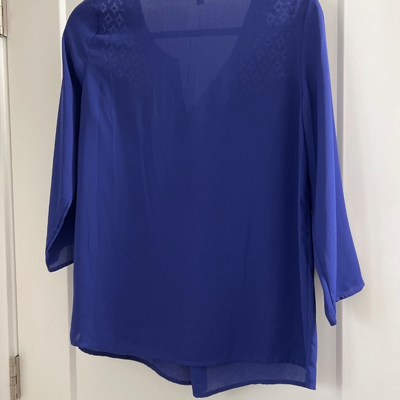 Skies Are Blue blouse - Picture 3 of 3